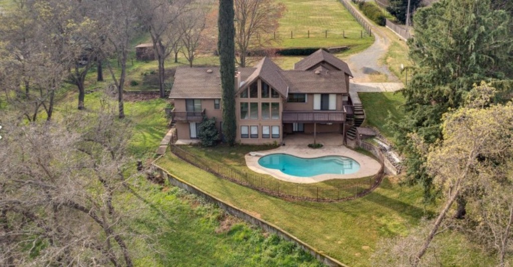 Orangevale semi rural estate